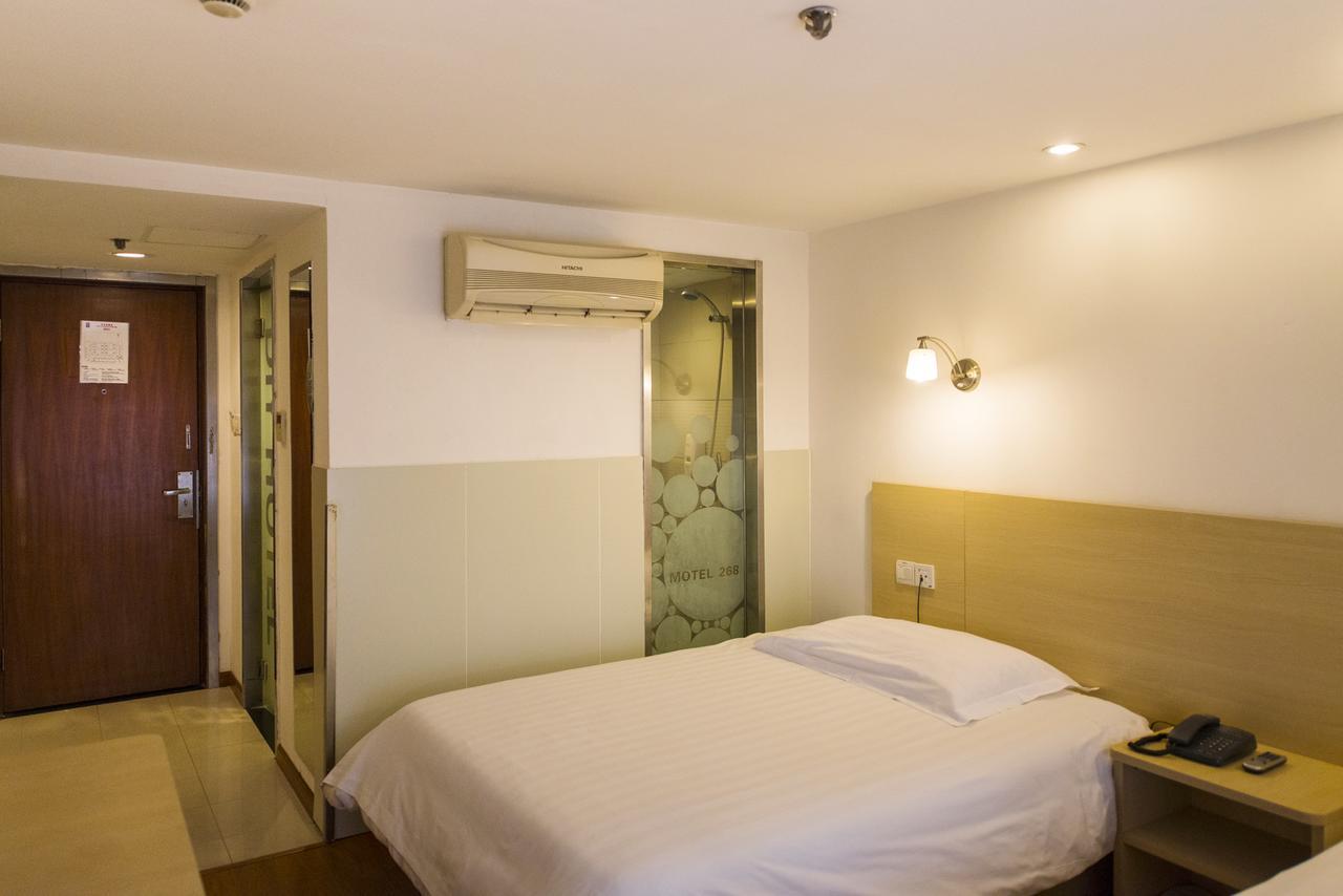 Motel Chongqing Jiefangbai Hongyadong Pedestrian Street Exteriör bild